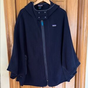 Women’s Patagonia polar fleece synchilla poncho size medium/large preowned